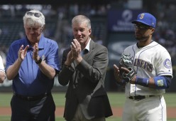 包含快船队季后赛出局，主帅宣布引咎辞职，联系今天全部比较作者电影的是等级日本.的词条